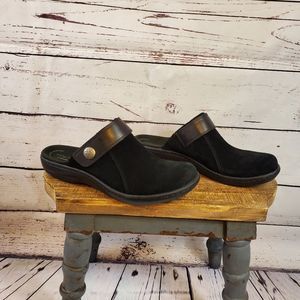 CLARKS COLLECTION Laurieann Strap Suede Leather Clogs Size 8.5M Black BRAND NEW